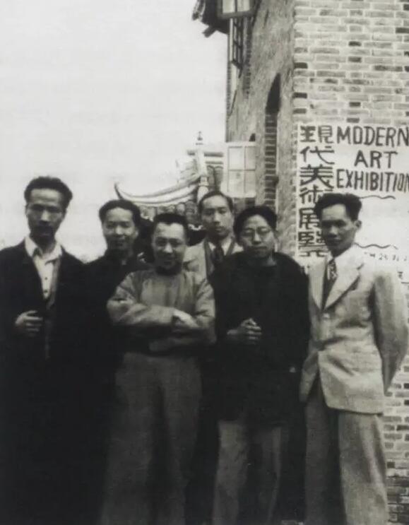 他在上海参与创办了中国最早的设计组织"中华工商业美术作家协会"图片